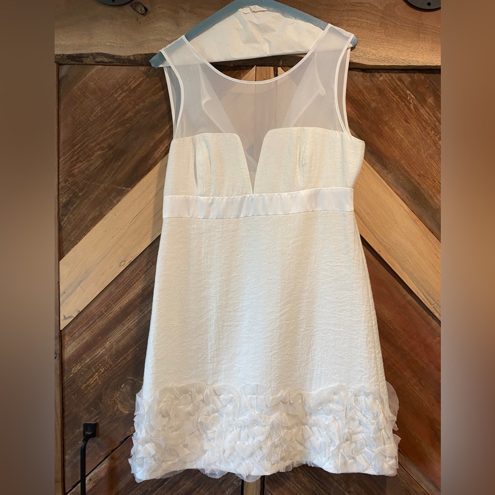 Women’s white dress size 8